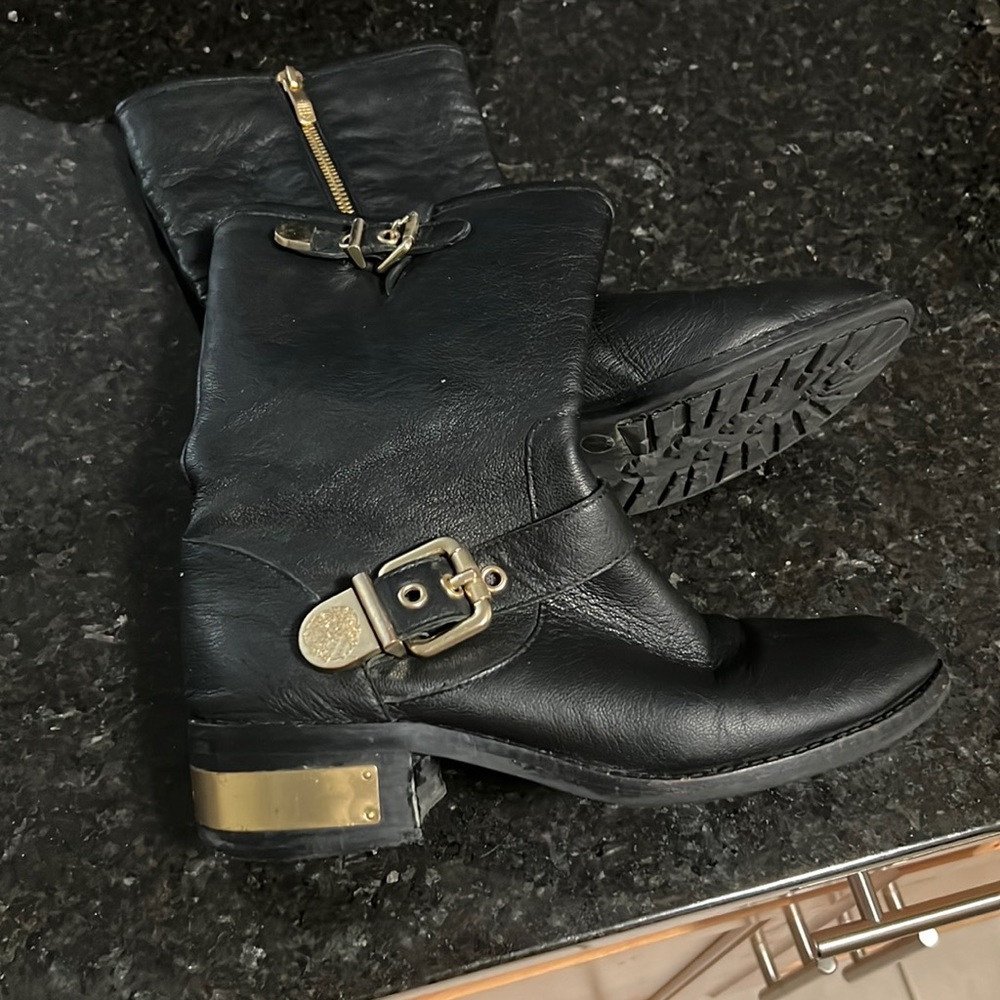 VGUC. Black leather boots